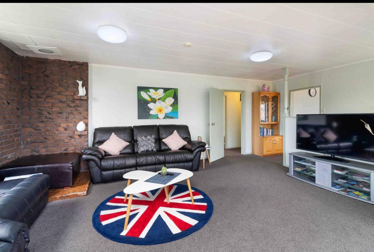 Mountain Top Kiwi Star Holiday Home Rotorua Exterior photo