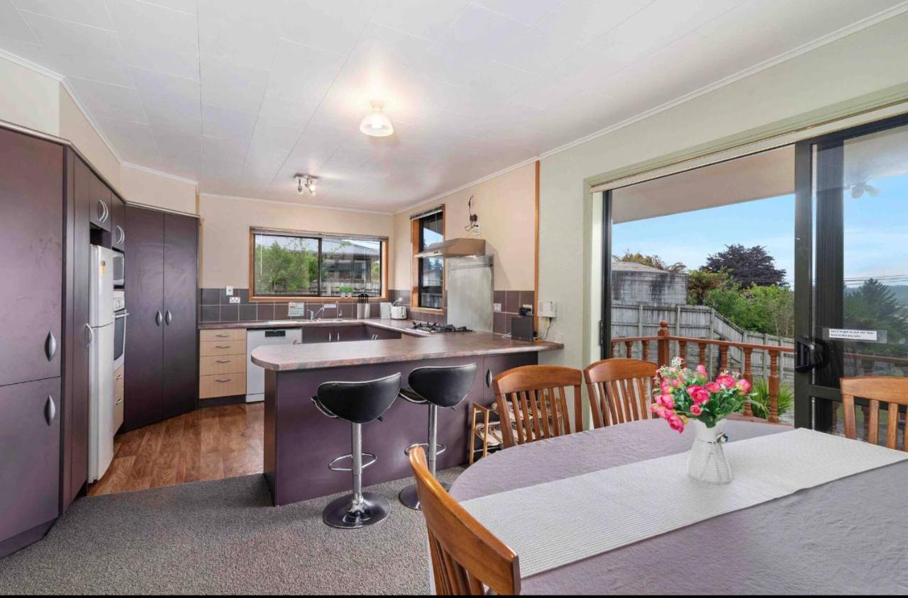 Mountain Top Kiwi Star Holiday Home Rotorua Exterior photo