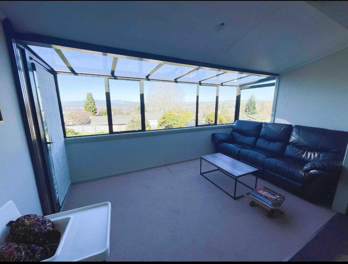 Mountain Top Kiwi Star Holiday Home Rotorua Exterior photo